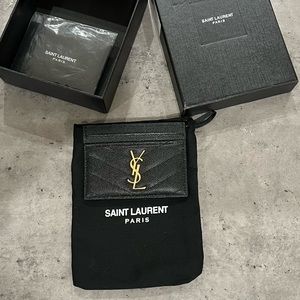 Brand new with tags Saint Laurent card holder that is quilted and stunning